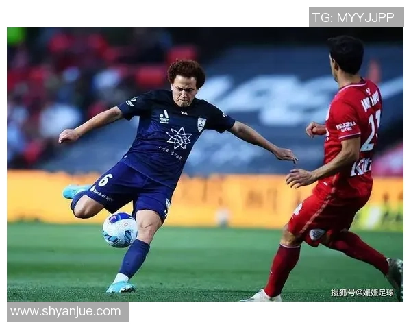 全北现代迎战水原三星争夺韩超冠军争夺战的关键时刻